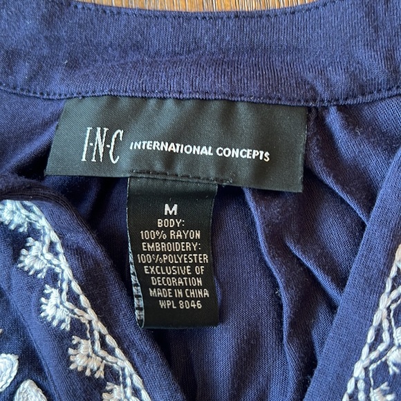 Women's Navy halter top with white embroidery size M - Picture 4 of 8